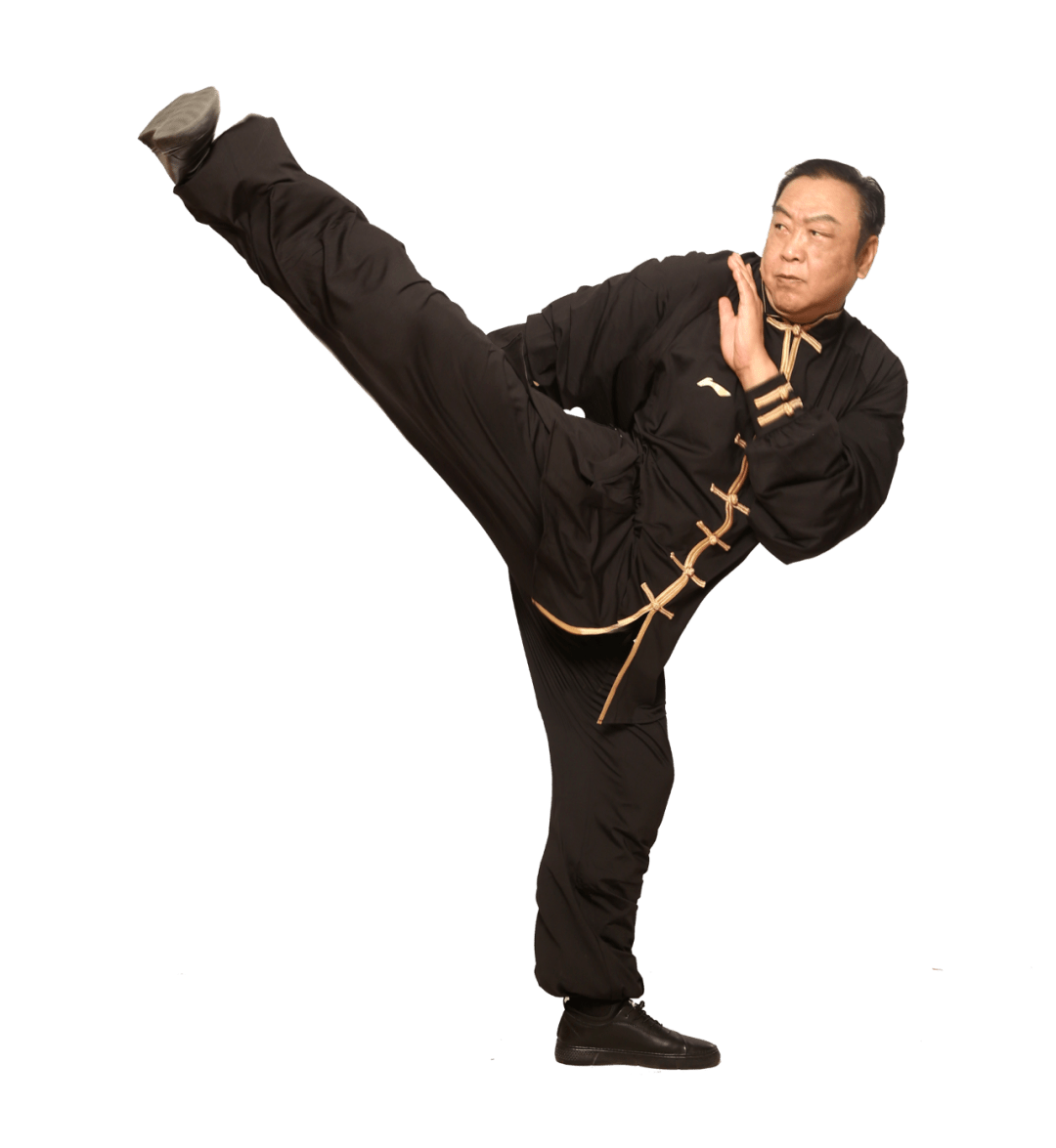 与他探讨交流心意拳,"老猿挂印"这一招便是由心意拳里的一招鹰