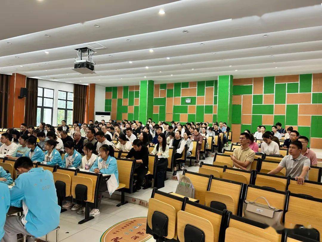 阜阳市2024届高三年级生物学高考备考研讨活动在临泉一中举行_复习