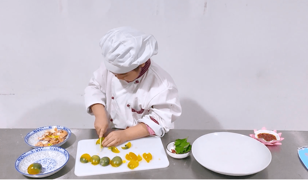 走近最美教师 | 宋美华:用爱为"折翼天使"插上腾飞的翅膀_孩子_教育