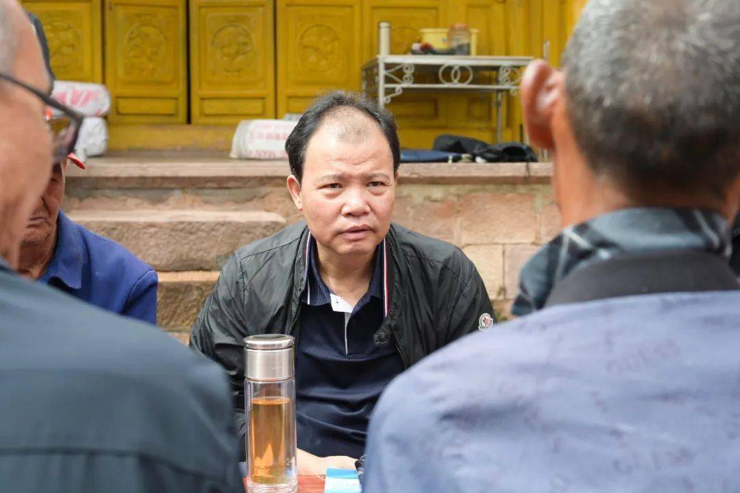 州人民医院赴南涧镇复兴村召开"书记院坝