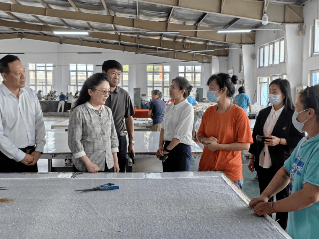 9月11日,调研组赴木兰县开展调研,副县长袁晓燕,县残联主要负责人参加