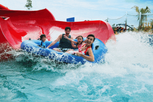 狂玩20 刺激项目,全新演艺惊艳亮相比基尼泼水狂欢,野迪派对炸裂全场!