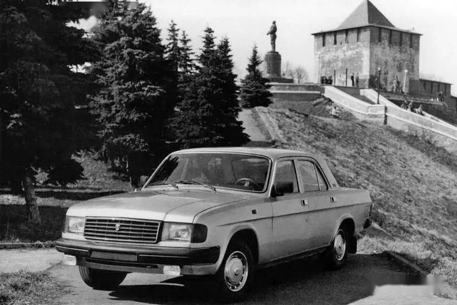 九十年代的伏尔加轿车图片