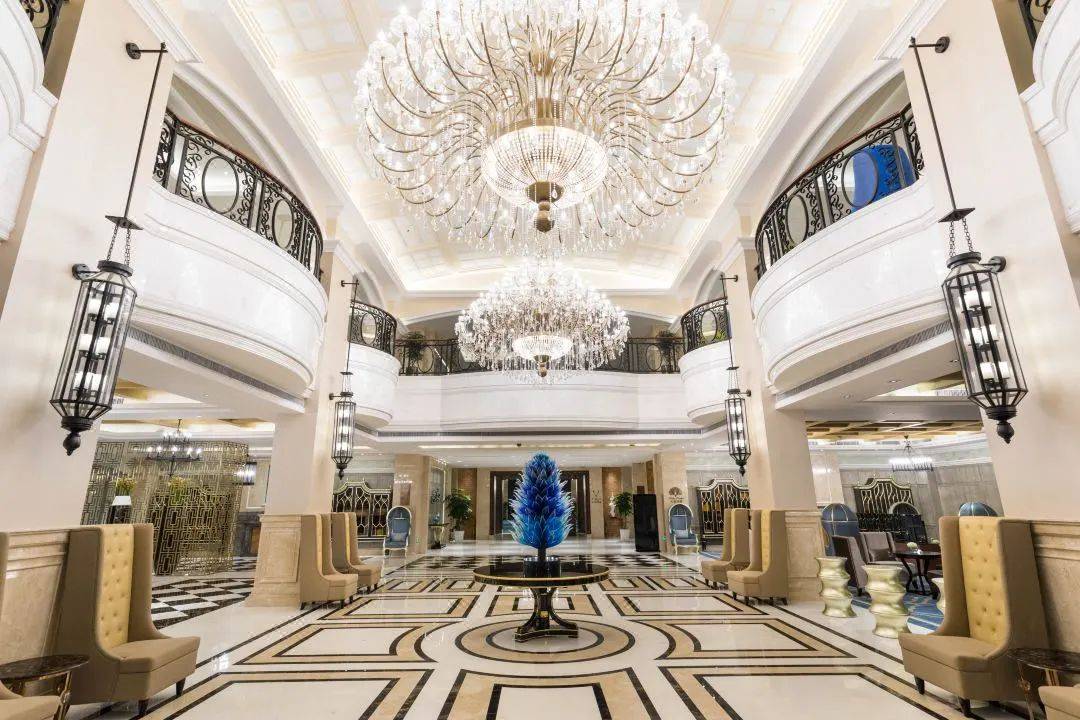 地处惠州市大亚湾商业繁盛中心地带惠州皇庭v酒店5a惠州西湖豪叹海鲜