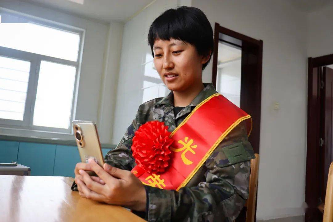 女兵:我们入营啦!_军营_班长_物品