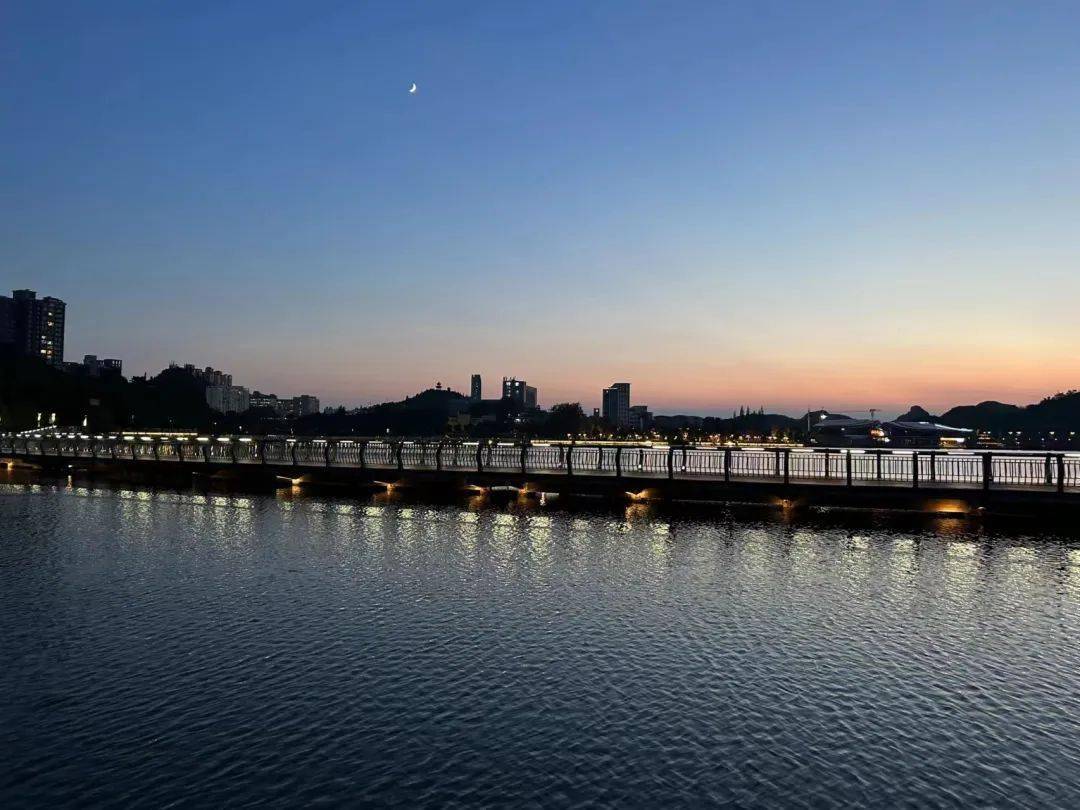 21℃的城市 360度的人生 | 晨昏里的娄湖,安顺市民休闲打卡好去处_湿