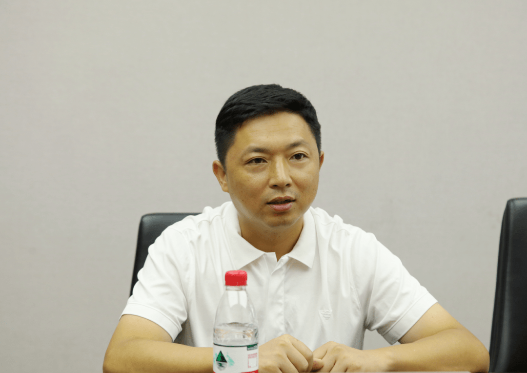 中能建(江西)发展有限公司董事长李云翔对马登宏一行
