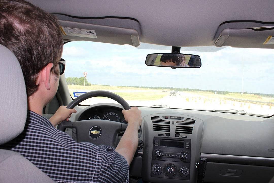 为什么老司机开车省油,开车速度再快也安全?原来,秘诀在这!