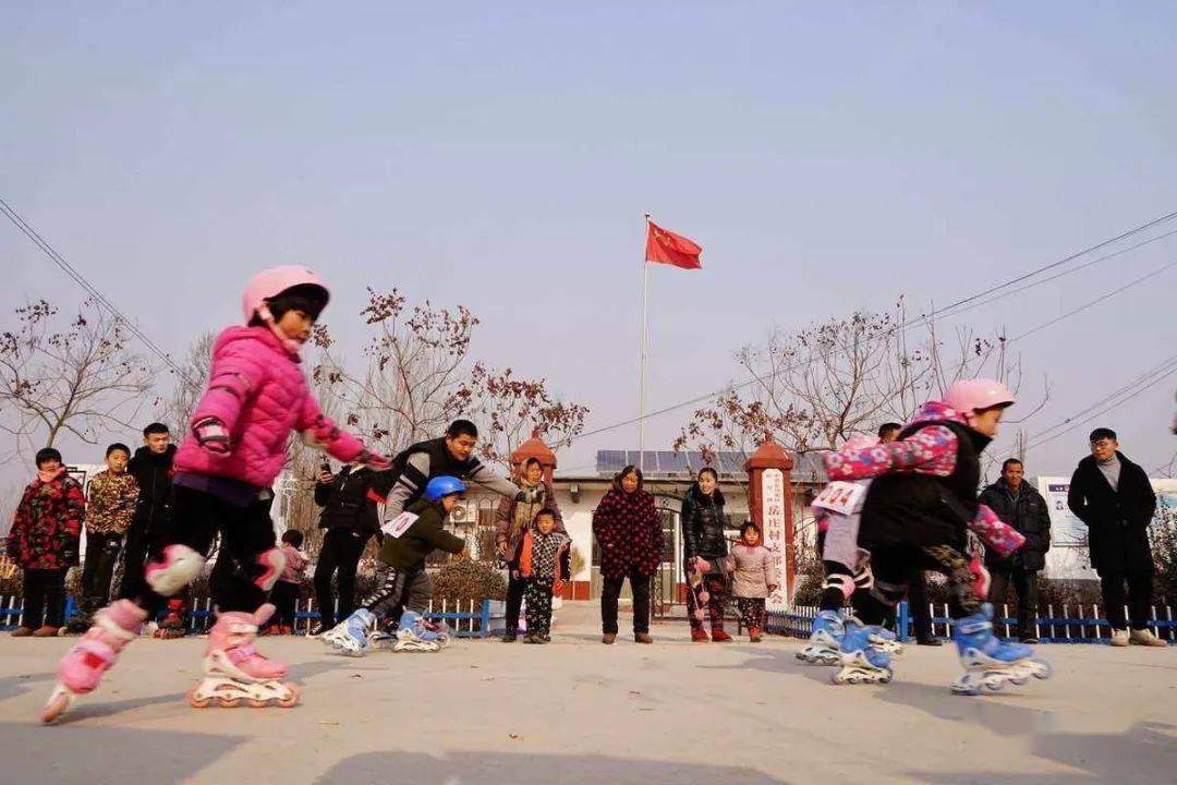 乡村运动会,趣味乐翻天活动内容:分为象棋,五子棋,麻将,扑克四个赛区