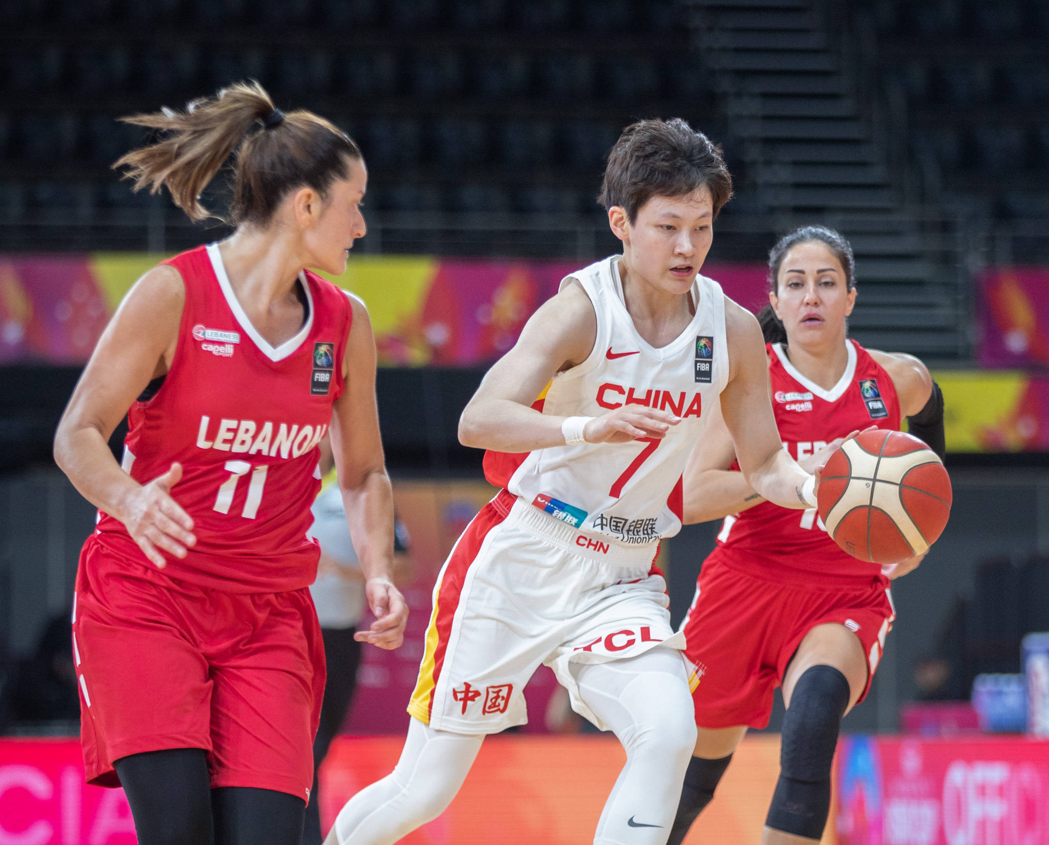 亚运旗手杨力维:这是属于中国篮球的荣誉_中国女篮_中国代表团_广东