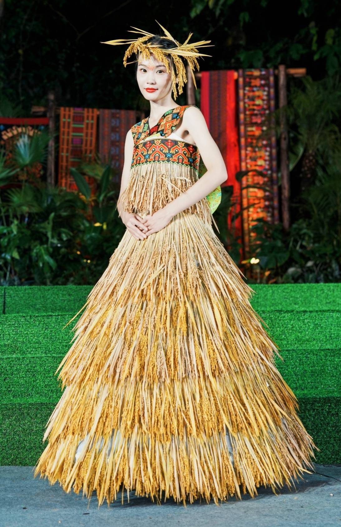 海南五指山:当丰收节遇到民族秀 把丰收的喜悦传遍秀场