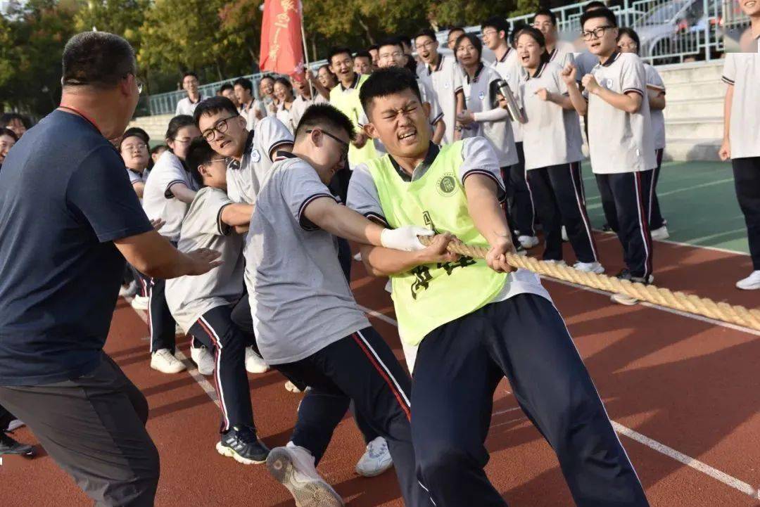 济南路中学,香港路幼儿园,二实小幼儿园组织家长开放日活动.
