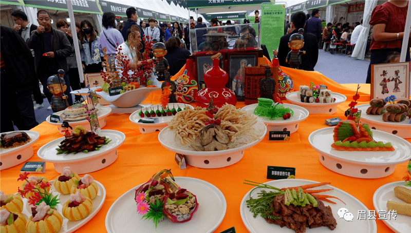 猕猴桃臊子面,三色猕猴桃鱼球,猕猴桃马卡龙……眉县猕猴桃宴惹人垂涎