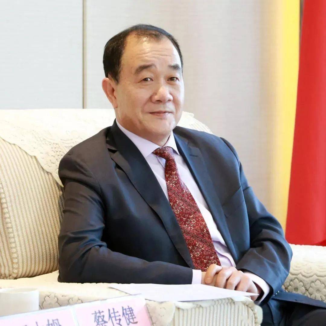 蔡彦培的父亲蔡传健9月14日中午,蔡彦培赶到学校就立刻投入了紧张的