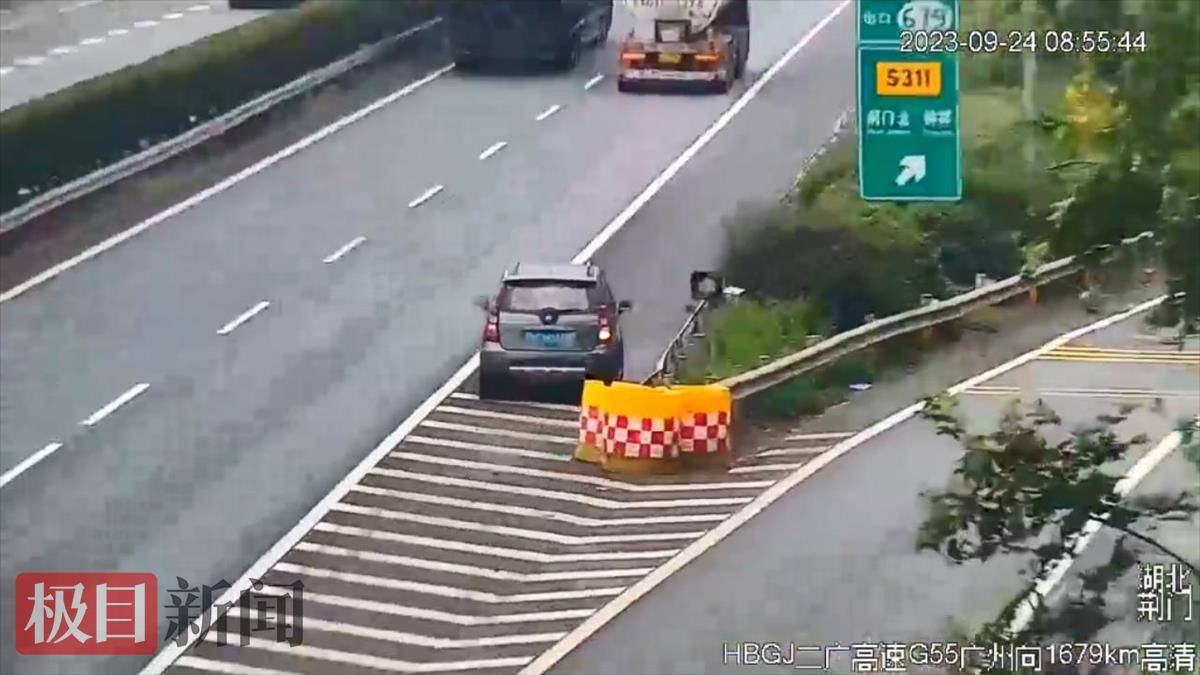 高速公路上错过匝道倒车，小车驾驶员被记12分荆门驾驶证路线 3541