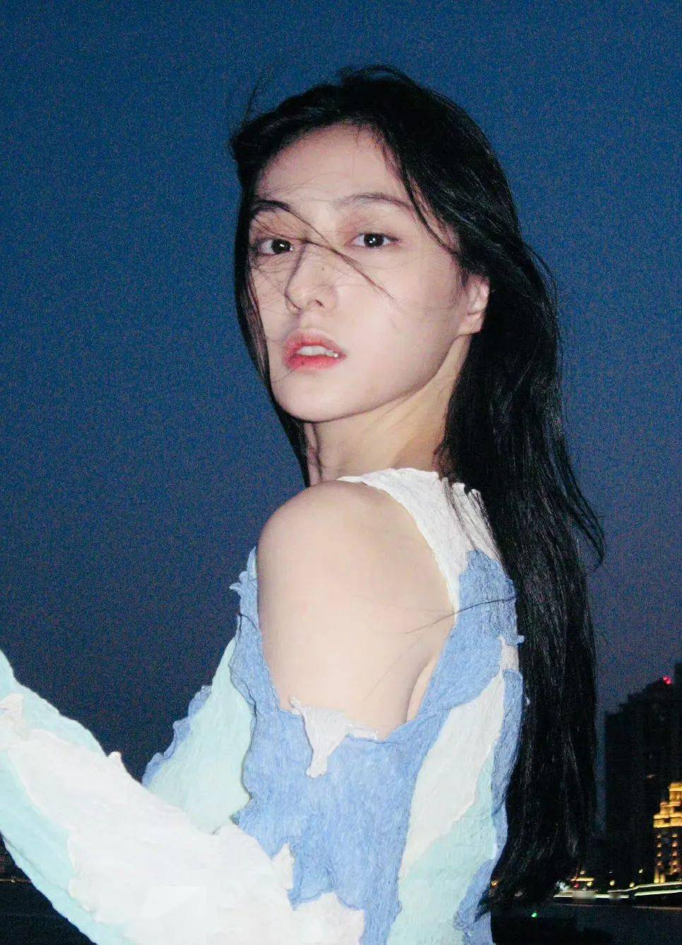 张智霖儿子港d?袁b妍面临巨额索赔?卜凡借前女友钱不还?胡连馨被冷藏?