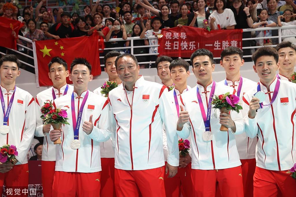 错失金牌后，中国男排全队自责：如果一些机会能抓住……