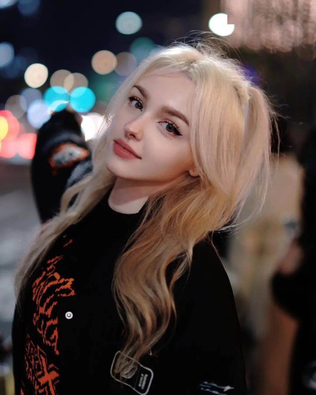 乌兹别克斯坦高颜值网红:超好身材,谁扛得住?_训练_姐姐_健身房