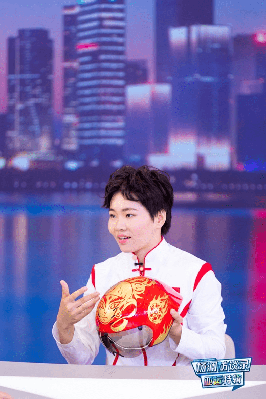 鲍珊菊泪洒《杨澜访谈录-亚运特辑》:穷尽一切可能,挑战自己