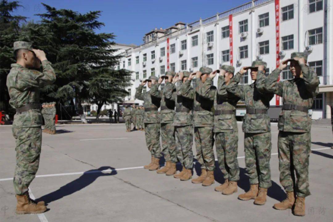 【新闻】河南省军区新兵连隆重举行开训动员