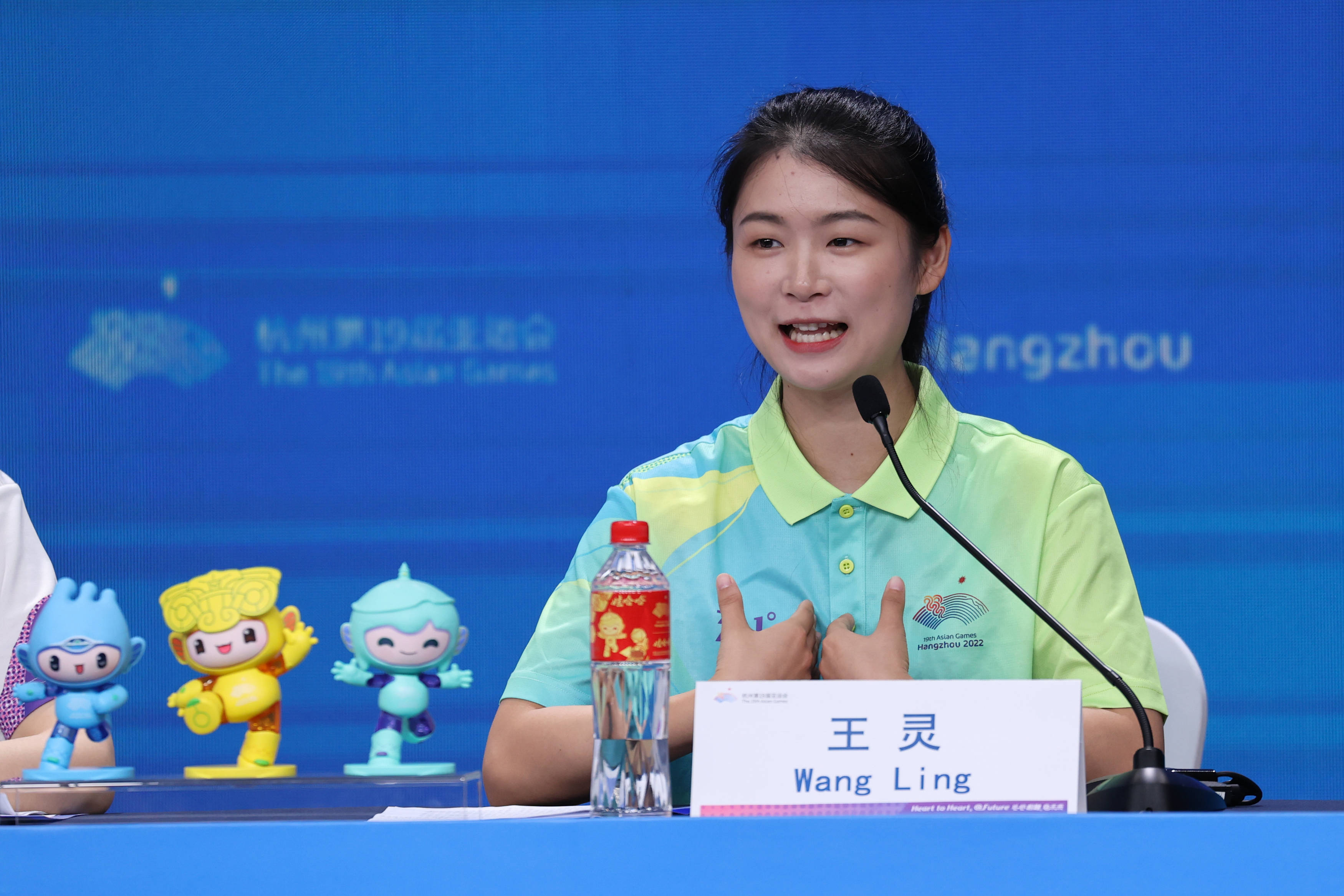 新华社记者 王楷焱 摄杭州亚运会赛会志愿者沿用2016年g20杭州峰会