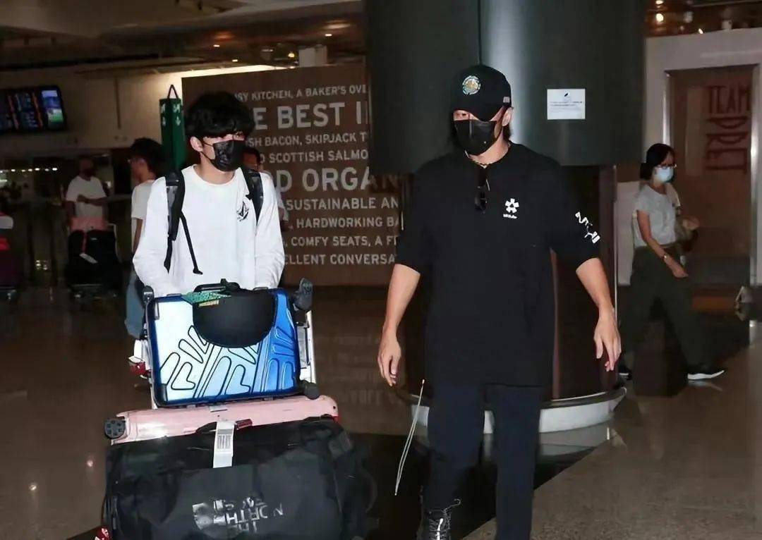 港媒曝光谢霆锋对谢振轩态度:不独宠,不允许骄傲,随时管教_父亲_孩子