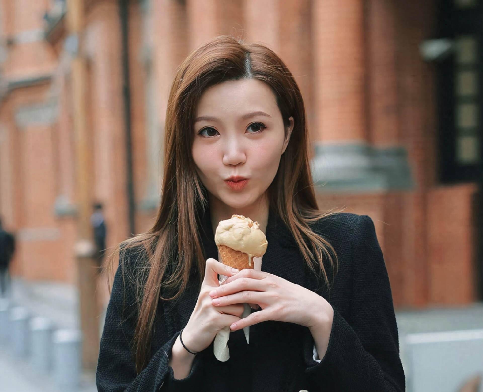 tvb女星入行多年终于做女一,遭质疑不够资格,网友:真没人了