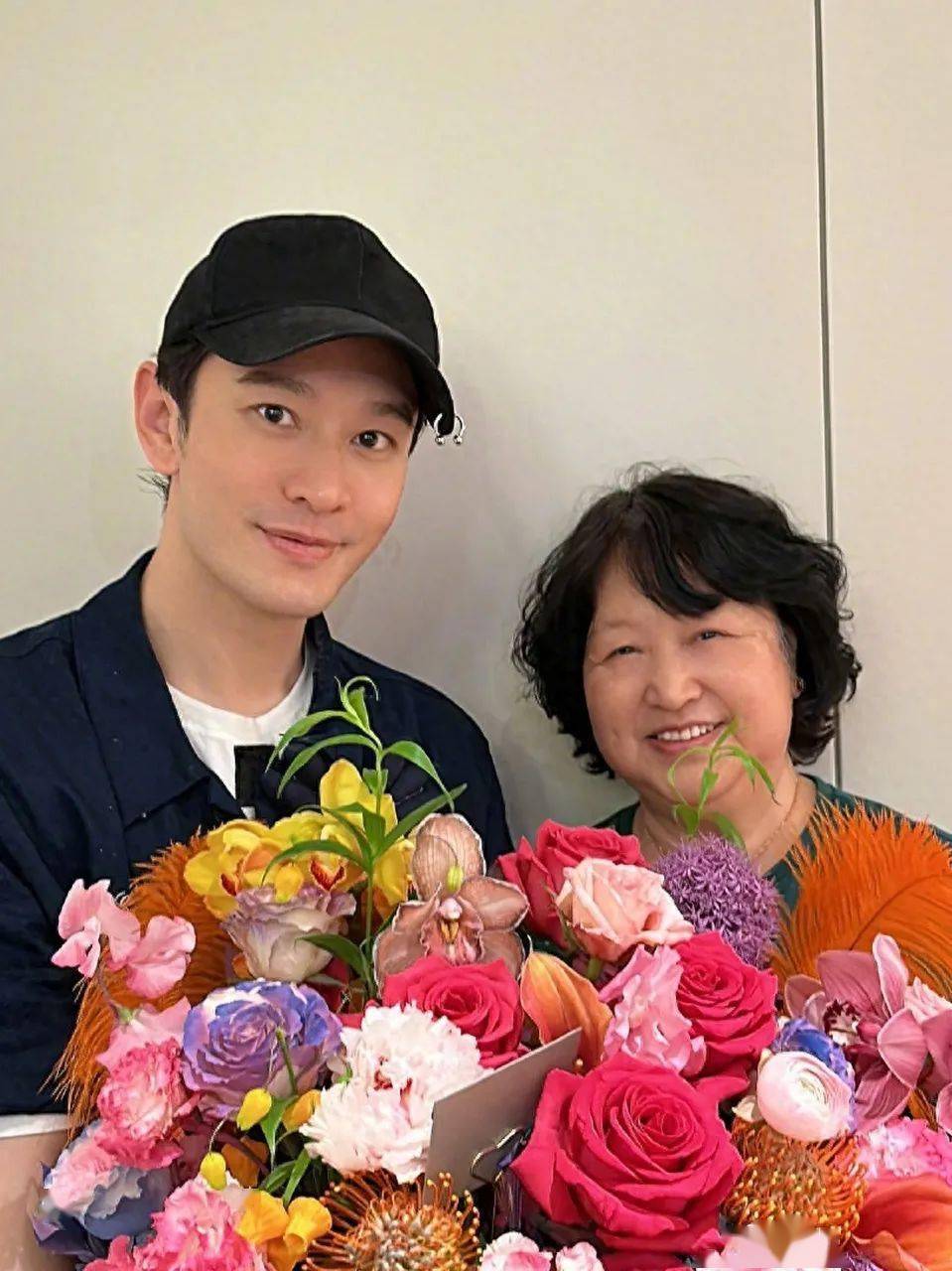 46岁黄晓明回山东老家!
