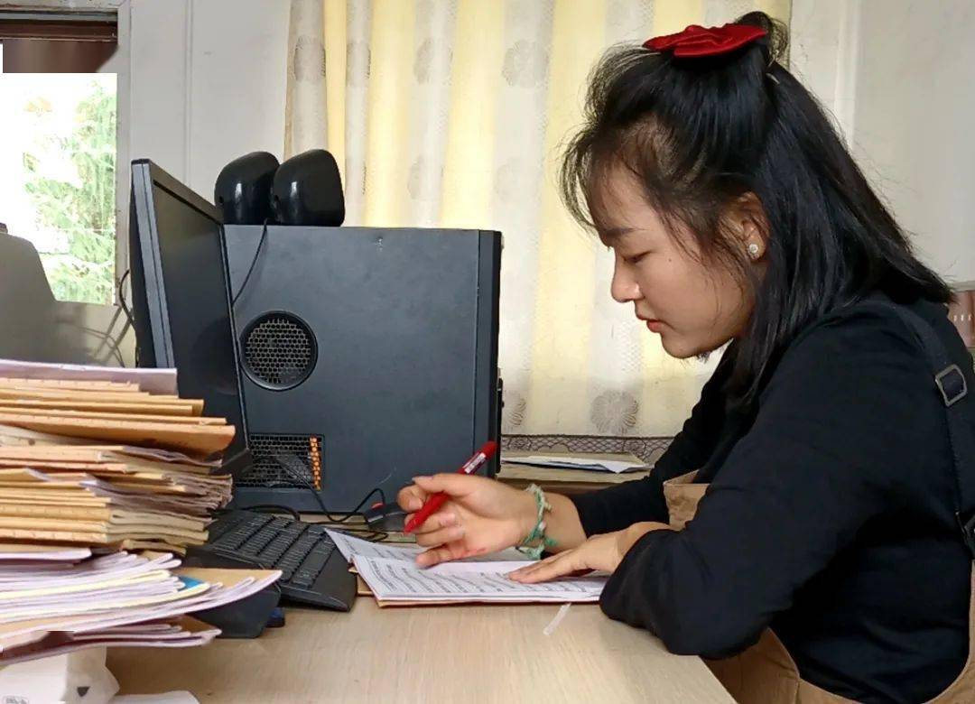 前不久,道真自治县忠信中学英语教师廖前兰在全县第39个教师节表扬