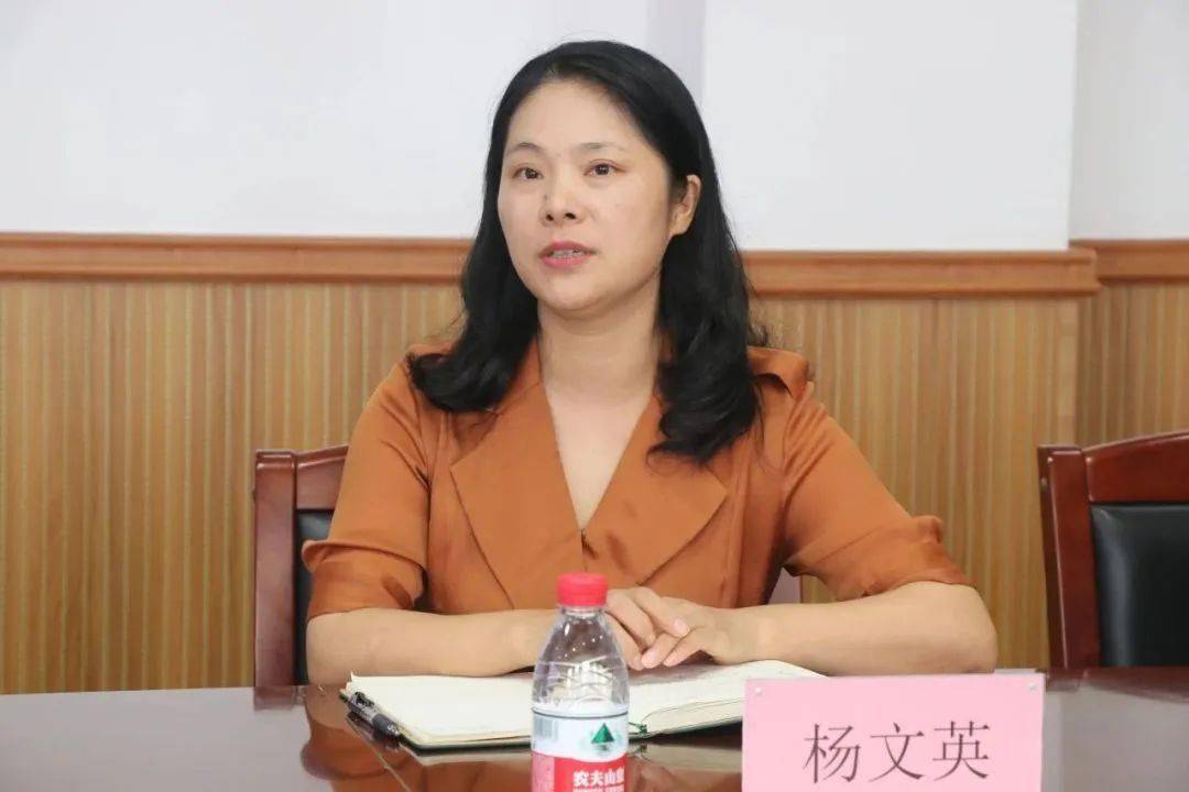 上海市奉贤区曙光中学与上海市烈士纪念设施守护崇敬志愿服务队奉贤区
