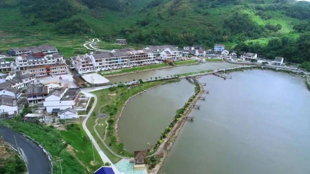 苍南沿浦,是浙江省南端的一个海湾小镇,户籍人口2万多人.