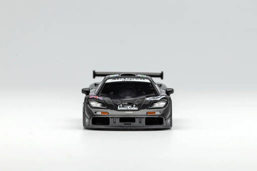 一战成名的传奇赛车，几十块的迈凯伦F1 GTR 1995勒芒冠军车模型试玩_