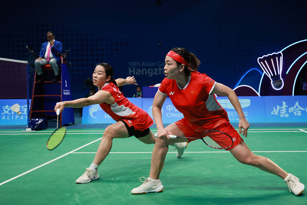 混双,男单和女双项目夺冠,中国羽毛球队一日入三金