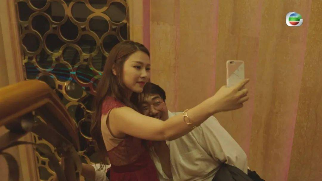 发文透露"拭目以待"!_蔚雨芯_音乐_合约