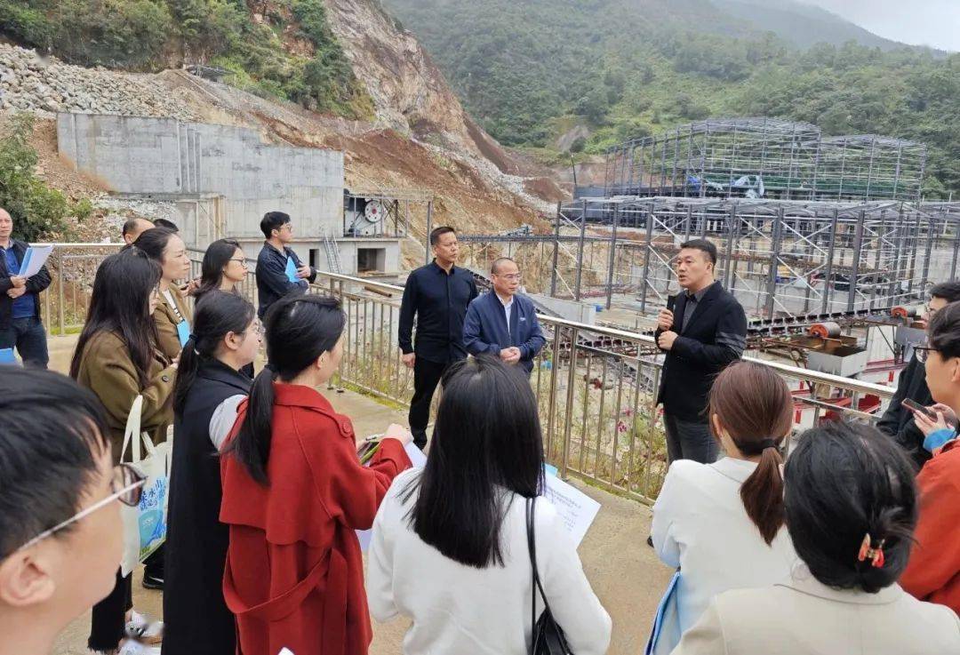 市发改委组织发改系统年轻干部赴临武调研县城城镇化建设工作_临武县