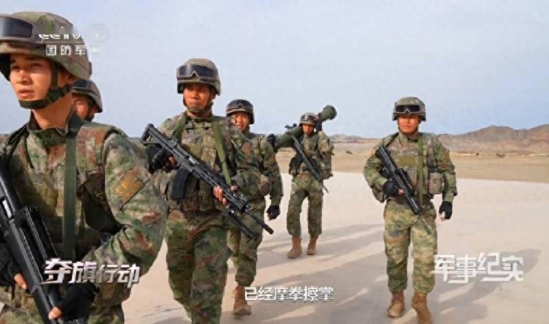 再见95班机 201弹链班用机枪闪亮登场 国产班用机实现升级换代_火力