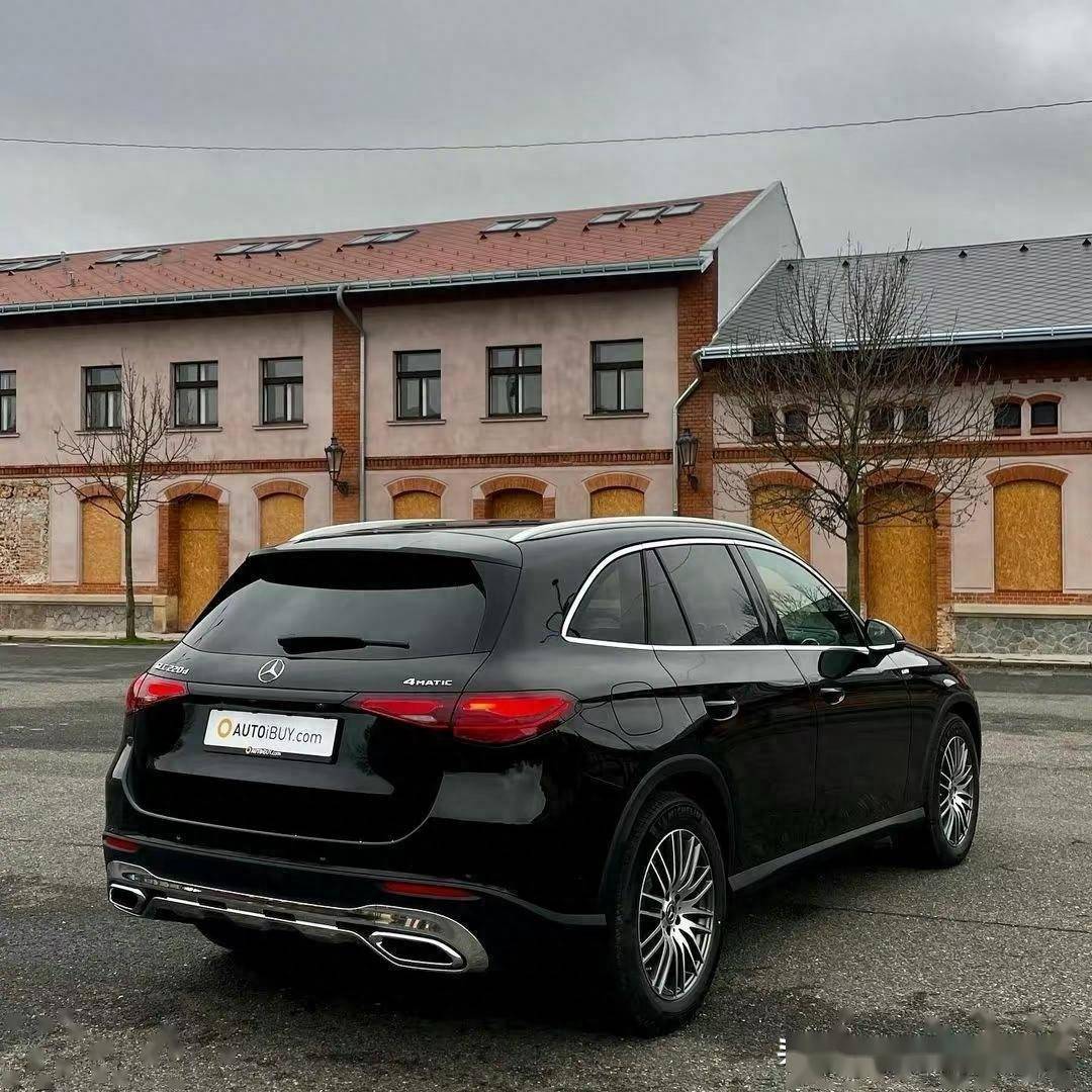 奔驰glc220d亮相,柴油引擎更霸气,海外预售36万,对标宝马x3_搜狐汽车