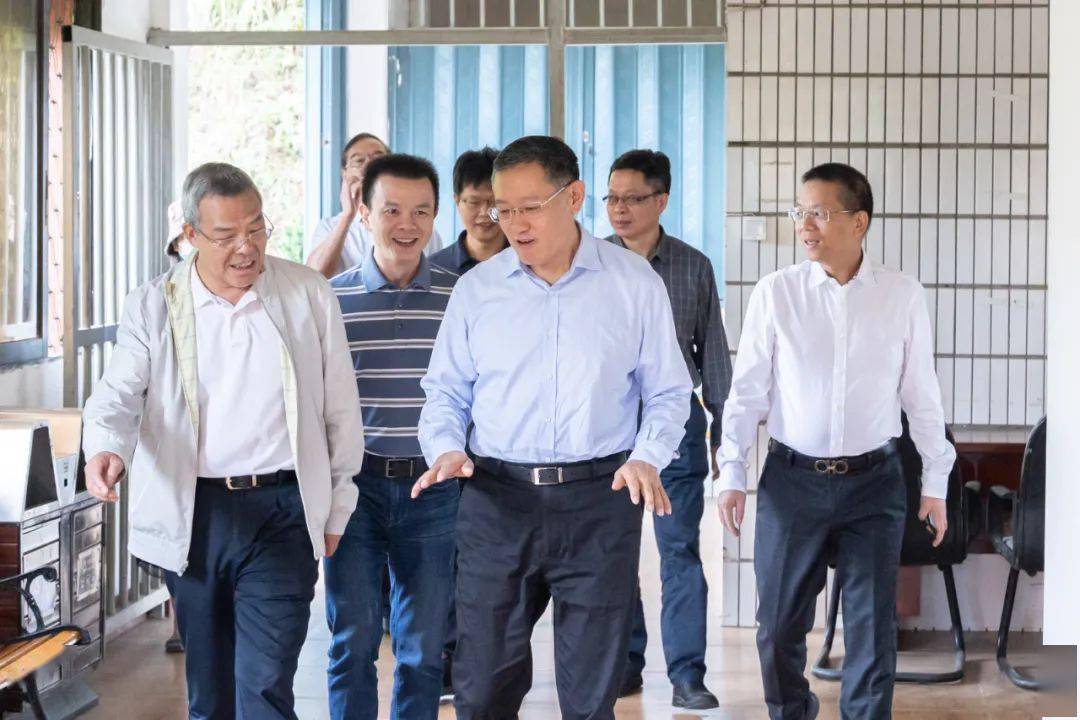 市领导蔡和斌,王言霖陪同调研.点击福清市人大关注我们