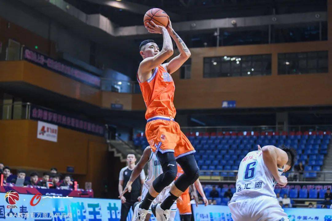 13分8板2断,曾凌铉5分,翁金郎3分5板,杨阿力2分,赵义明2分3板,黄艺2分