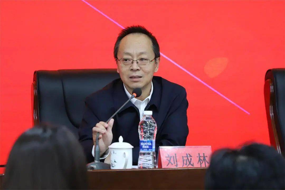 中共朝阳县委副书记刘成林出席并发表讲话,团朝阳县委书记刘晓利同志