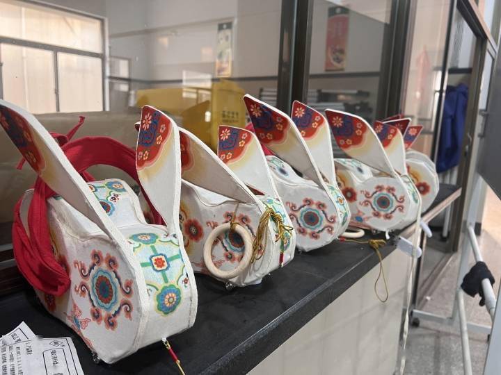 在家做做手工轻松赚零花钱，杭州退休大姐：三个月赚1万5