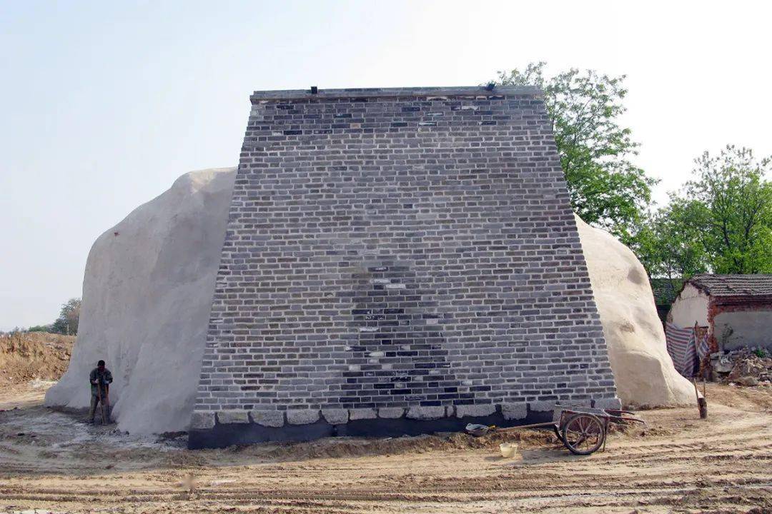 洞中寺凤凰山潮源洞位于顺义区北石槽镇良善庄村西北的凤凰山东北腰间