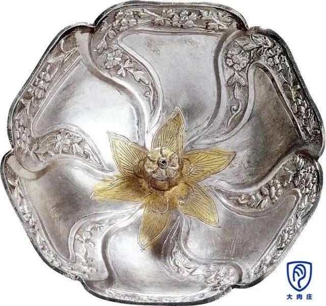 重庆三峡博物馆藏南宋 葵花式金盏 | 安徽省博物馆藏(休宁县朱晞颜