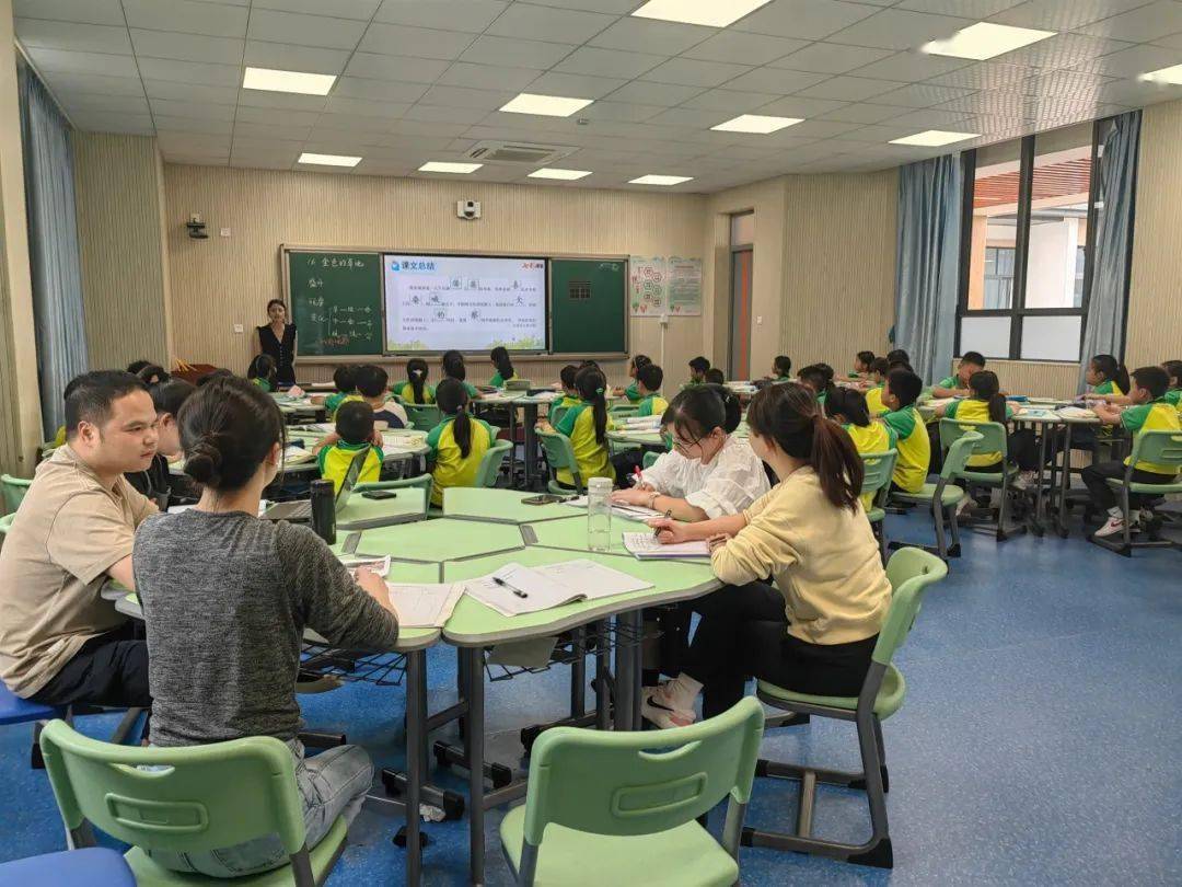 秋风现风华 初见展风采——城南小学年秋季新进教师汇报课
