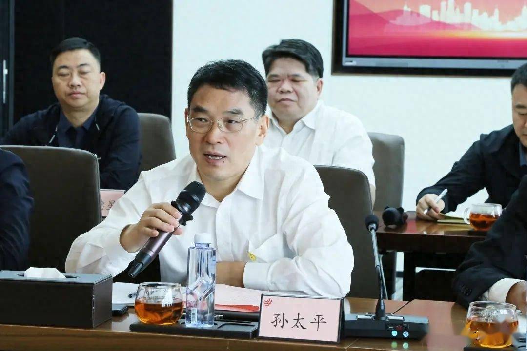 广州市委常委,政法委书记孙太平表示,此次在黄浦区的走访调研收获启发