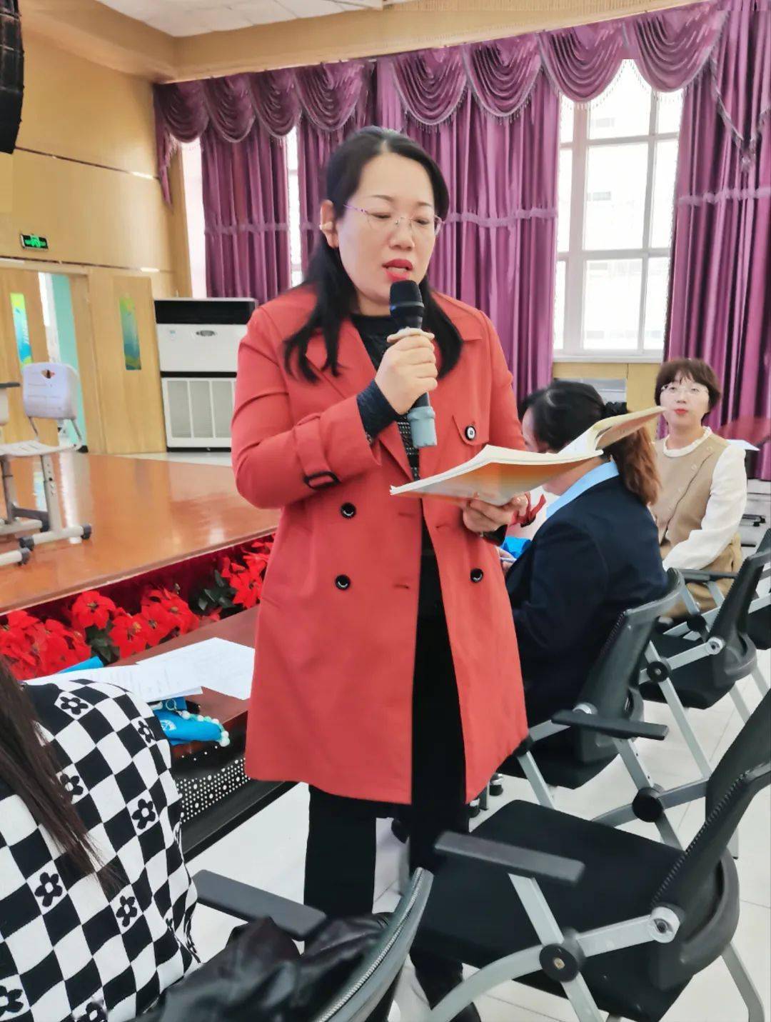 在新课标要求的背景下,老师们会以课堂教学为主阵地,将课标理念付诸于