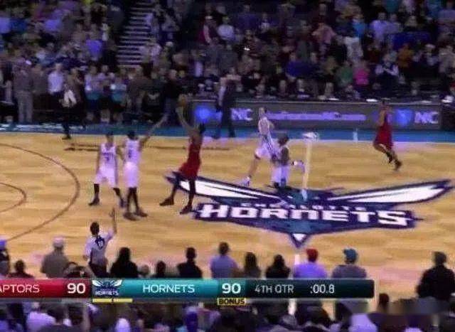 NBA 史上最离谱的空篮不进是哪个？
