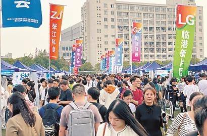 1325家单位释放用人需求3.2万个 最大规模秋招启动_简历_企业_毕业生