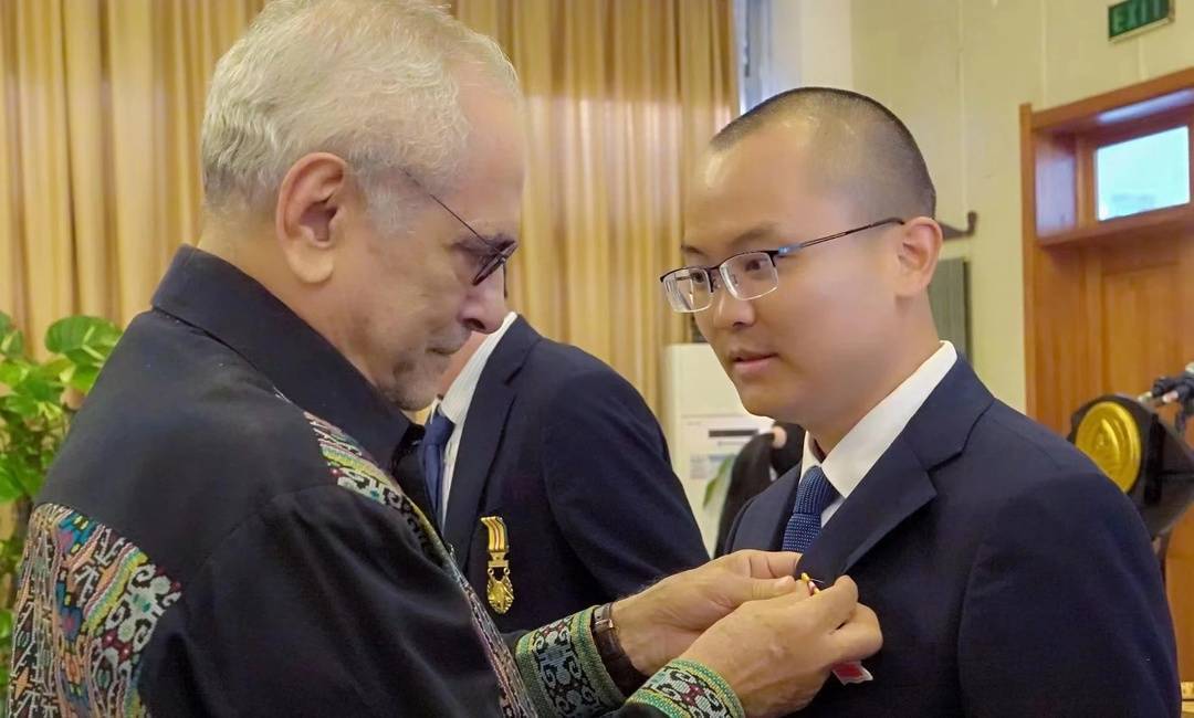 西南医大附院梁小波:东帝汶总统为他佩戴上共和国总统荣誉勋章_援外