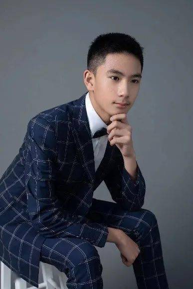 70赵文灏现就读于上海音乐学院附中管风琴专业.